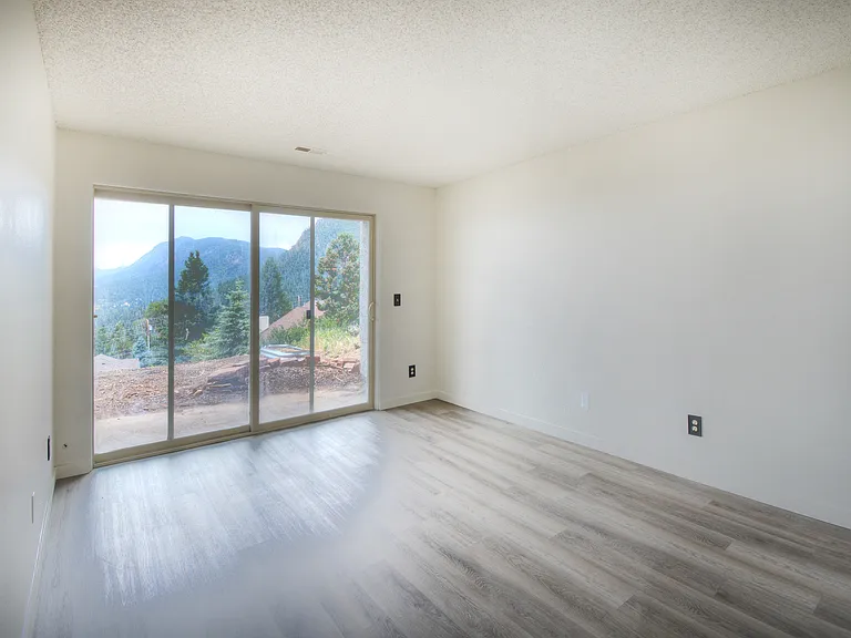 307 Brook St — Photo 12