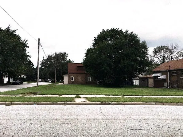 2472 White Oak Ave, Whiting, IN 46394