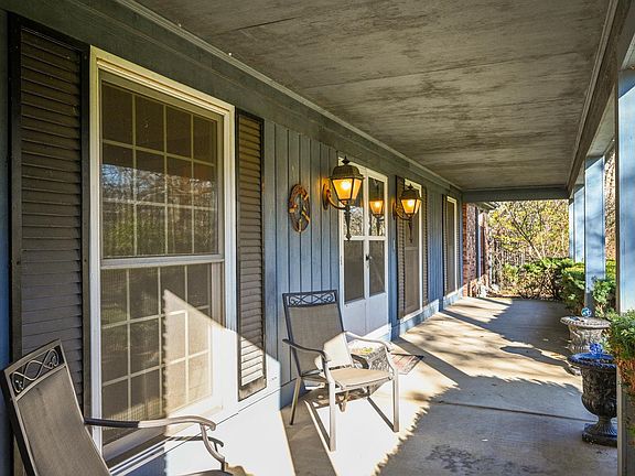 5th image of 6N564 Fair Oaks Dr