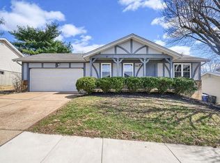 714 Wagon Ridge Dr, Fenton, MO 63026