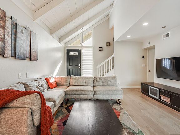 5th image of 203 Elm Wood Ct