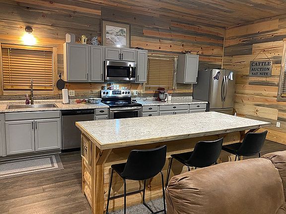 4th image of 302 Timberline Hts
