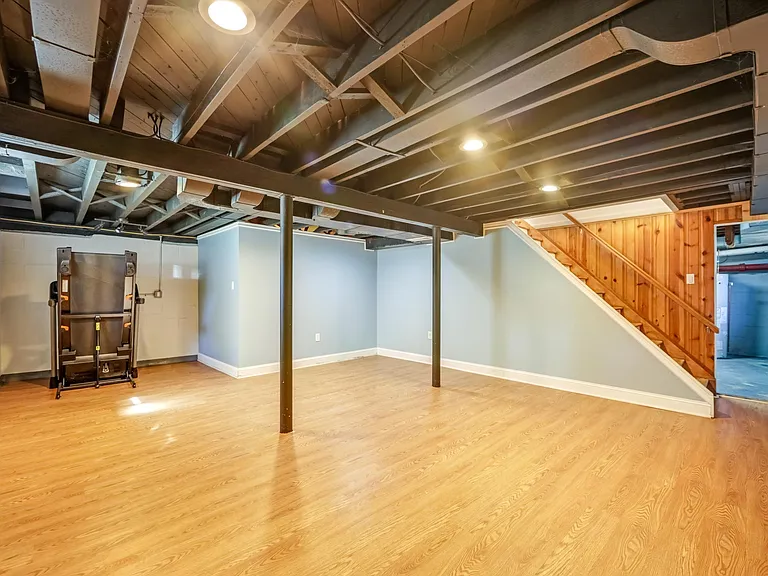 262 James St — Photo 19