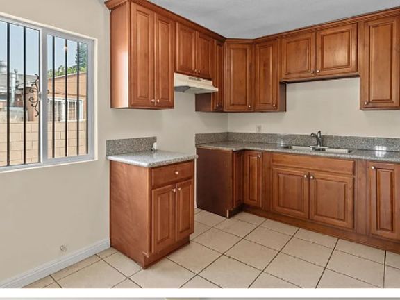4th image of 12944 Bess Ave