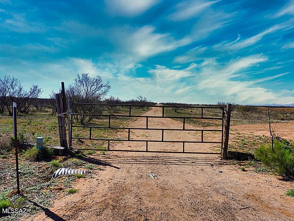 5th image of N Wiegand Pratt Rd