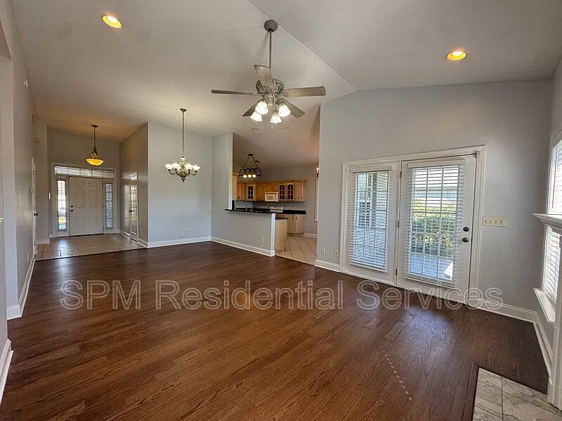 3 bed, 2.0 bath, 1520 sqft, $2,150 — Photo 3