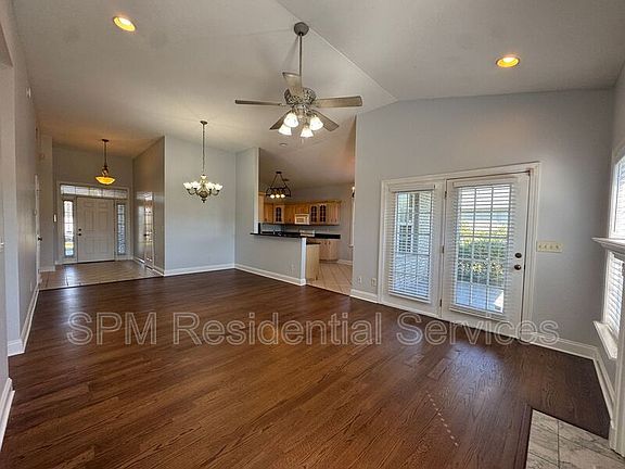 3rd image of 54 Castle Bay Dr