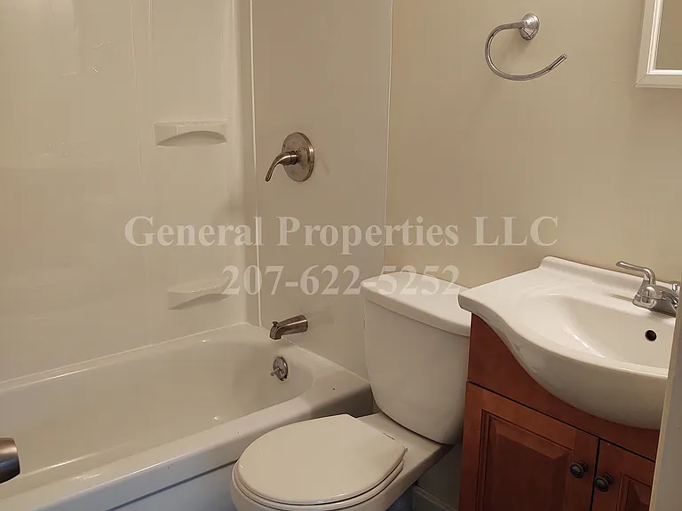 584 Riverside Dr — Photo 4
