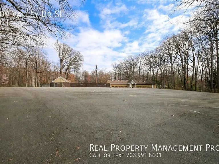 609 Valley Dr SE — Photo 49