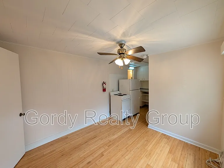 2941G N Green St — Photo 3