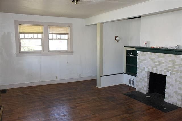 2nd image of 1717 S Harris Ave