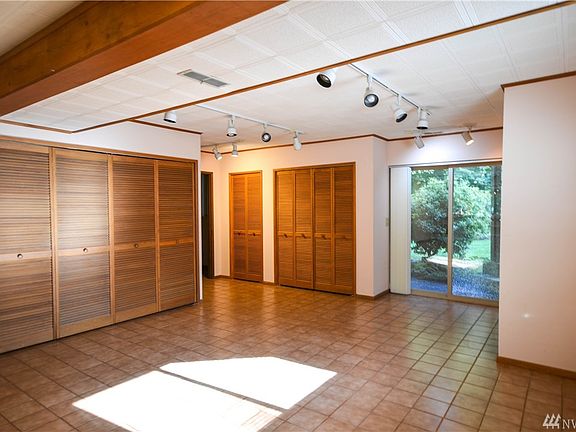 5th image of 3111 132nd Ave SE