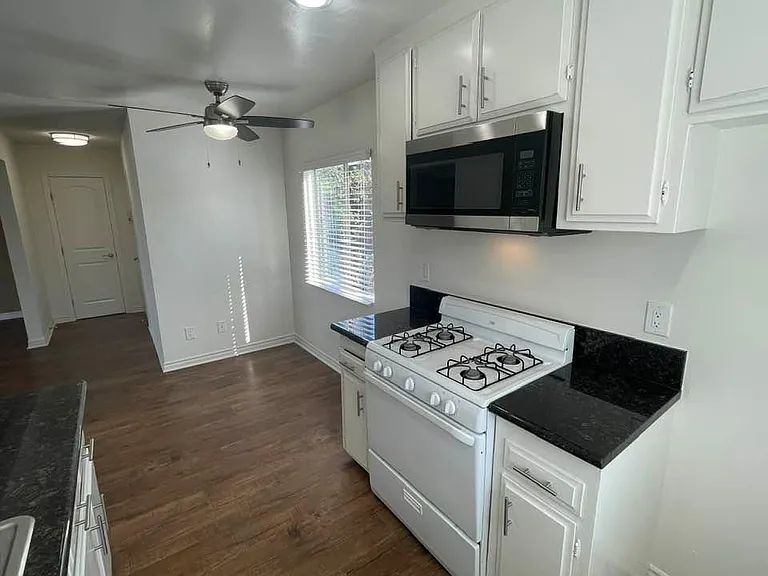 Charter House — Photo 12