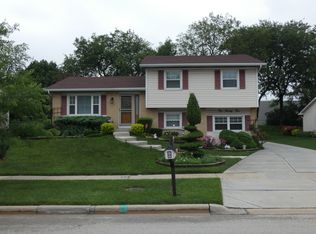 122 E Stevenson Dr, Glendale Heights, IL
