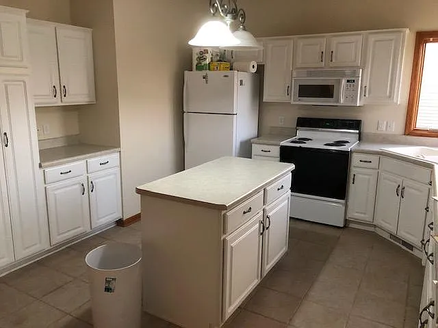 3127 Shallowbrook Dr — Photo 5
