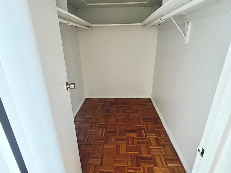 4430 Douglaston Pkwy #5A — Photo 17
