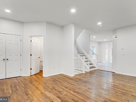 5th image of 2606 Oak Valley Dr