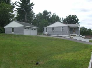 40 Enfield St, Auburn, ME 04210