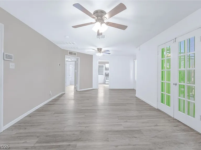 1021 Griffith Ave — Photo 3