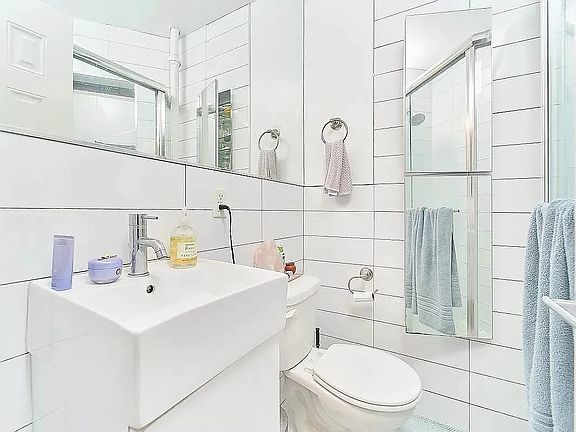 3rd image of 234 E 33rd St #3AD