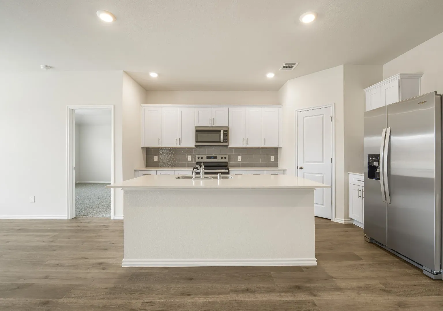 1558 Brooke Drive — Photo 3