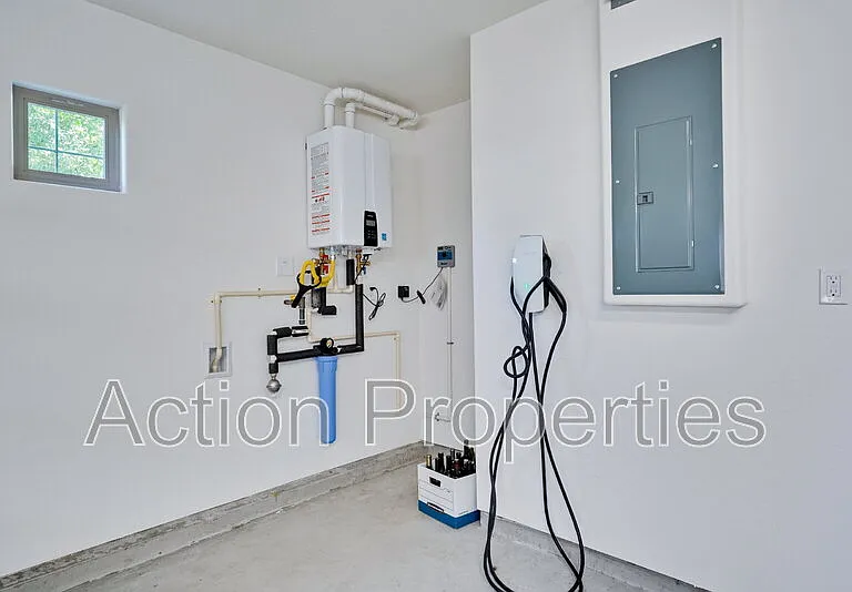 2388 Toledo Ter — Photo 27