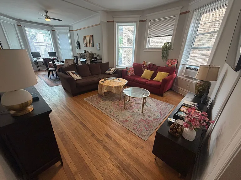 721-23 W. Roscoe — Photo 16