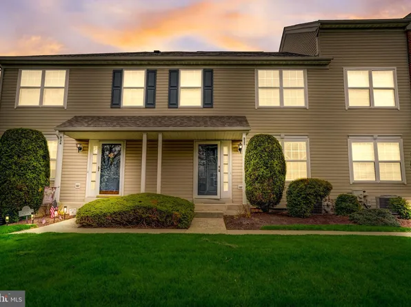 835 Purple Martin Ct #217, Warrington, PA 18976