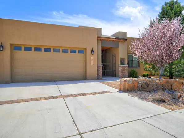 10916 Calandrias St NW, Albuquerque, NM 87114