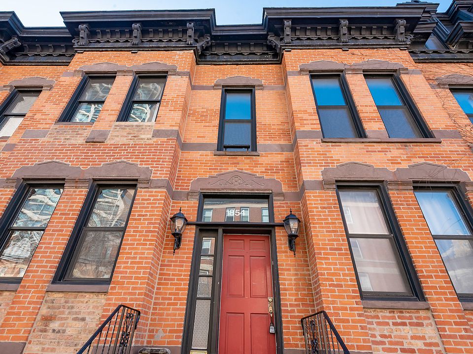 1st image of 1854 N Lincoln Ave #1