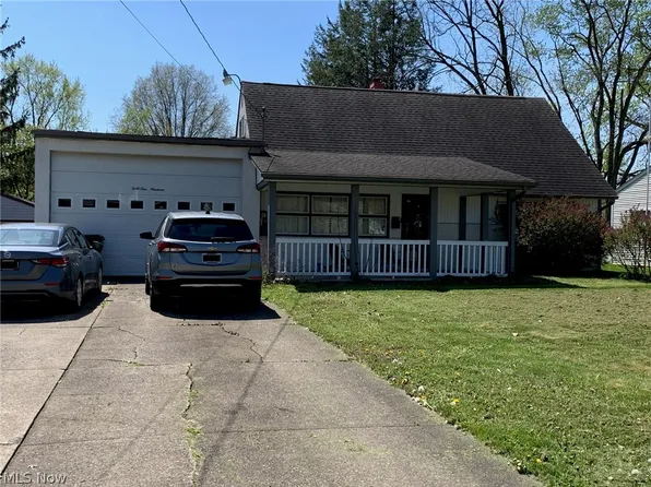 4119 Woodmere Dr, Austintown, OH 44515