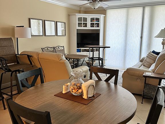 Dining & living room