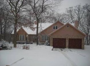 3488 Kings Lair Dr, Spring Grove, IL 60081