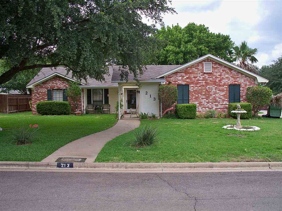 1st image of 213 Dakota Dr