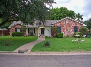 213 Dakota Dr, Hewitt, TX 76643