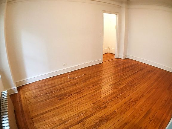 2nd image of 155 E 52nd St APT 7L