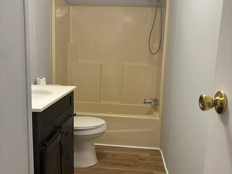 100 Tuckaway Dr #18 — Photo 5