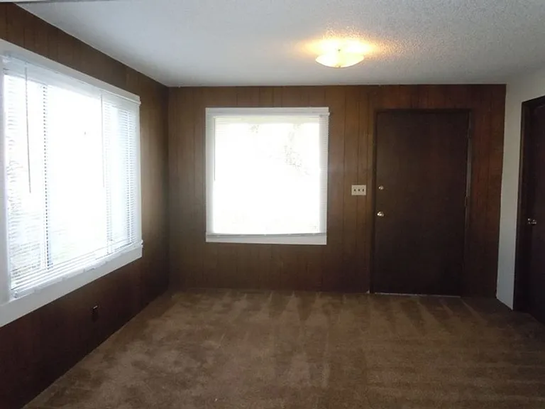 AL1700 — Photo 16