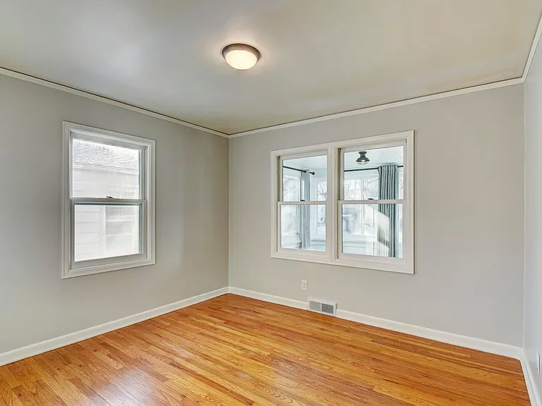 6032 William St — Photo 23