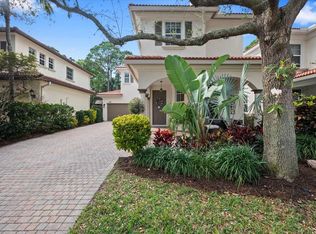 439 Pumpkin Dr, Palm Beach Gardens, FL 33410