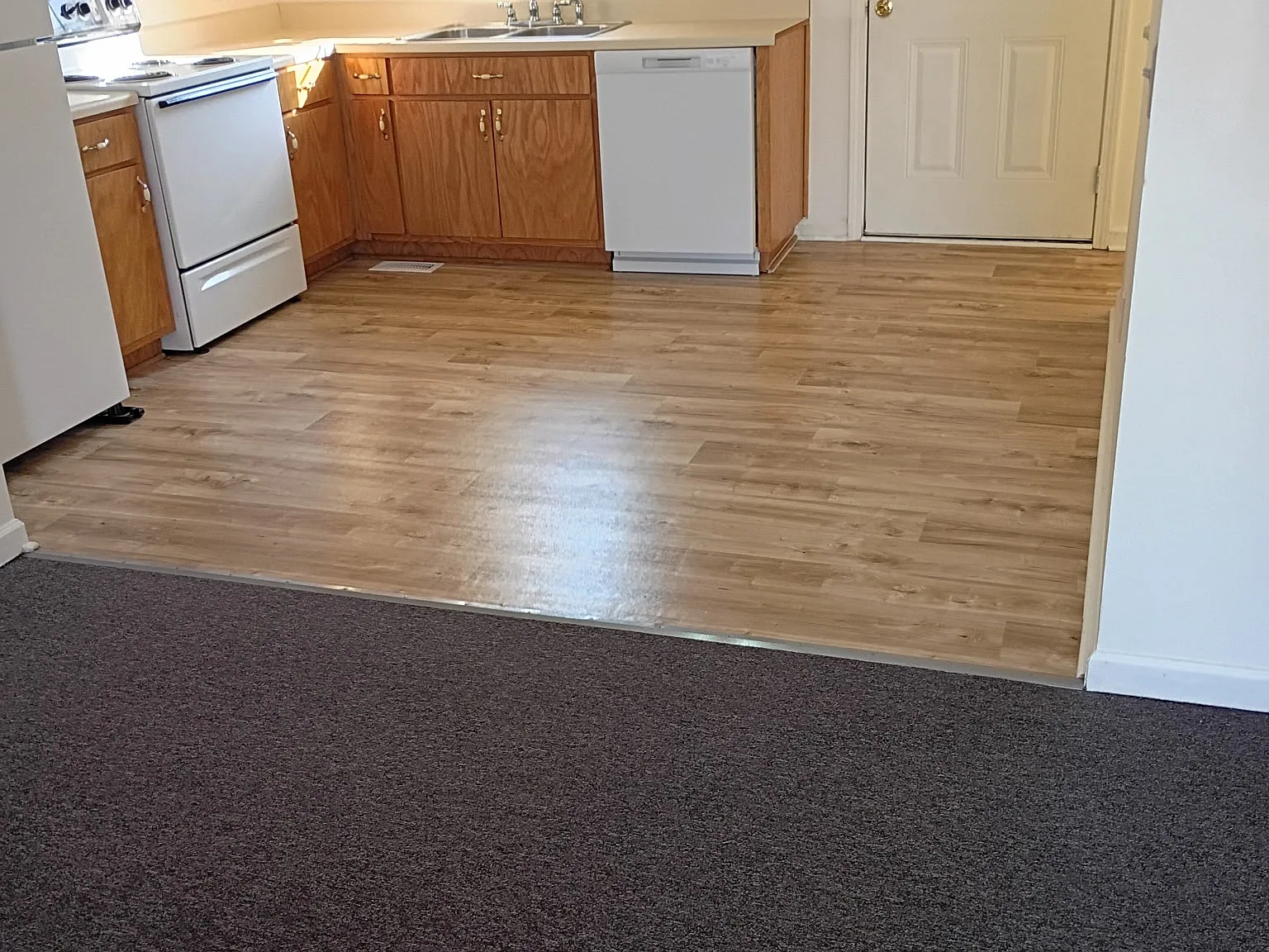 2 bed, 800 sqft, $825 — Photo 1