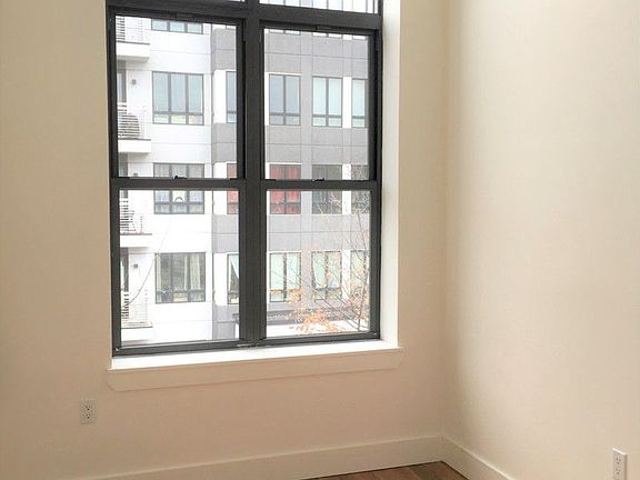 4th image of 1426 Dekalb Ave #3A