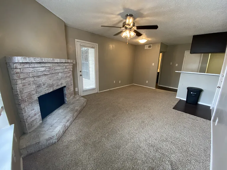 Walnut Creek Apartments — Photo 24