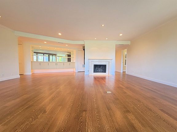 5th image of 300 Sand Hill Cir Unit 105