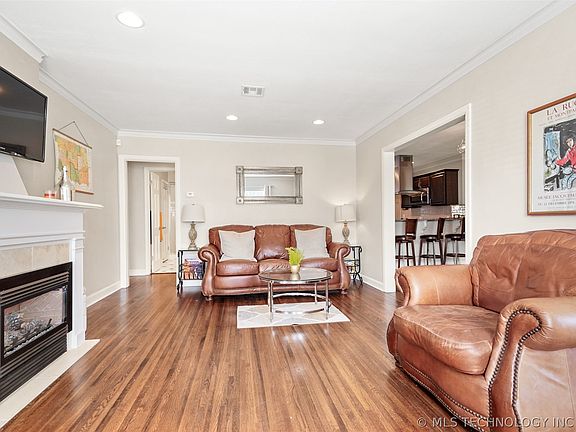 5th image of 1728 S Columbia Pl