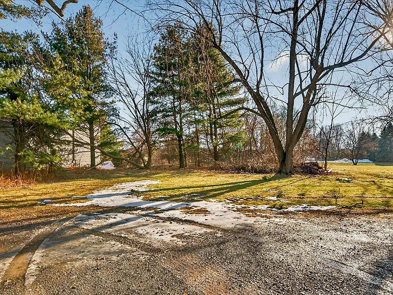 Good size yard and tons of parking