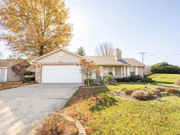 2200 Ellington Dr, Belleville, IL 62221