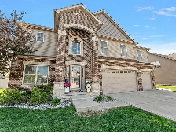 2nd image of 9847 Meadow Rose Ln