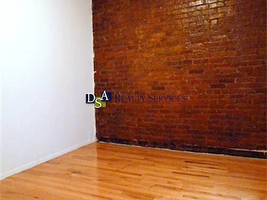 Rented by DSA Realty | media 36