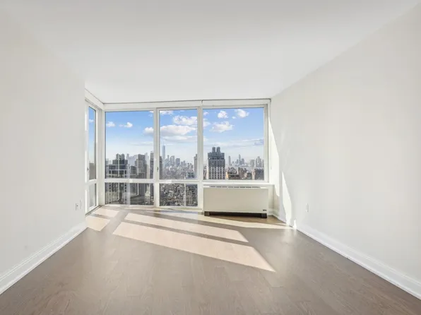 125 West 31st Street image 3 of 21